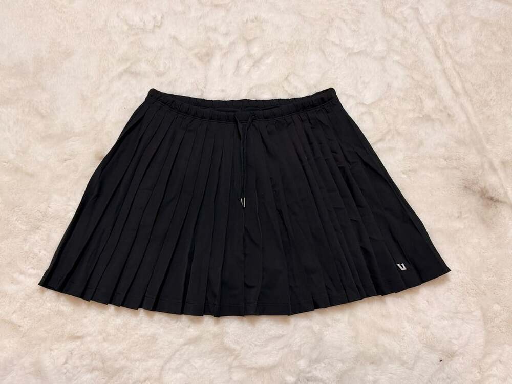 Vuori Clementine Pleated Skirt Black Size small